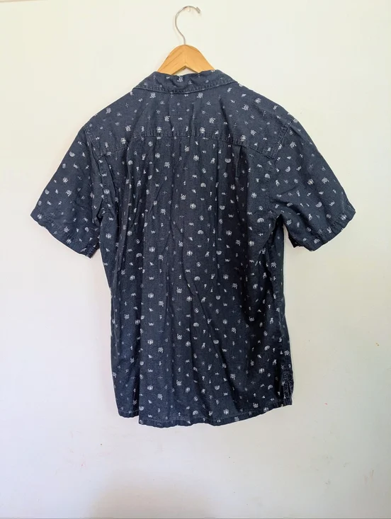 Patagonia Men's Navy Short-Sleeve Button-Up Shirt Medium - Picture 2 of 5